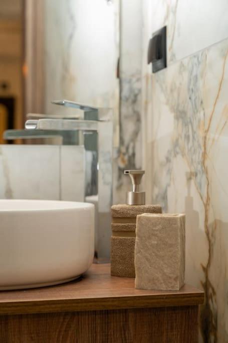 Dema Luxury Suites - Perikleous E6 Aten Exteriör bild